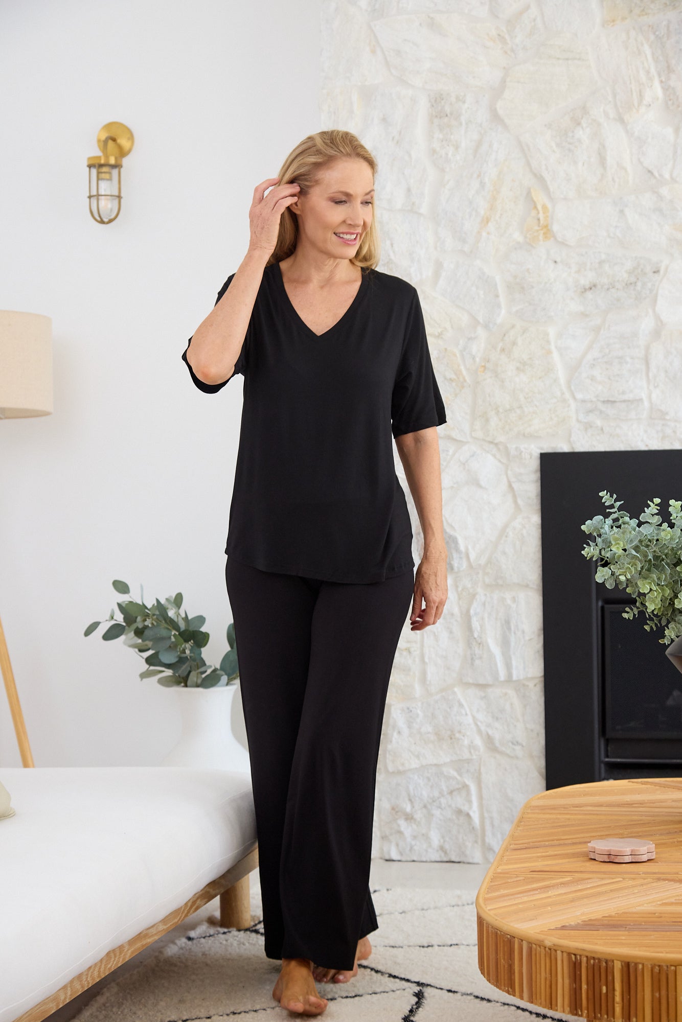 Bamboo V-Neck T-Shirt - Black