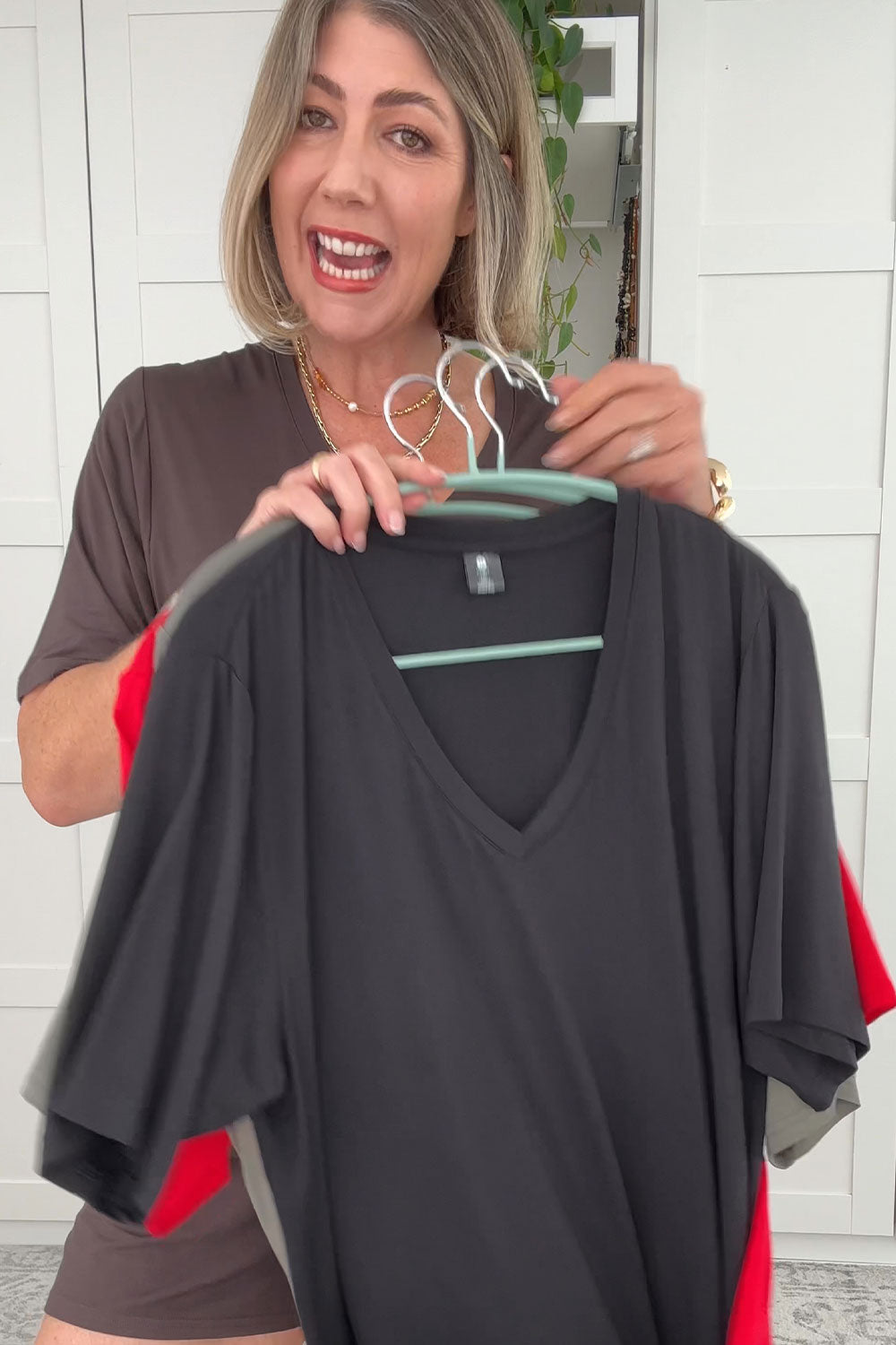 Bamboo V-Neck T-Shirt - Black